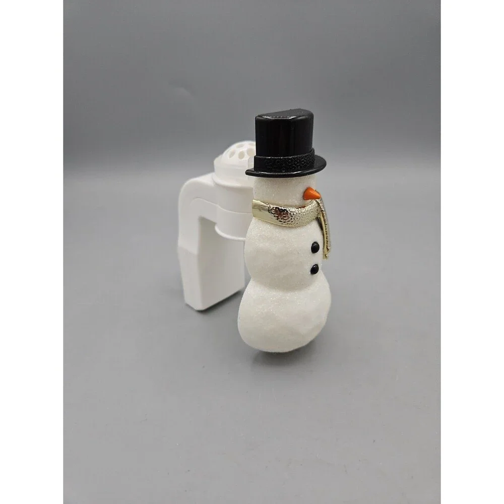 Bath & Body Works SNOWMAN Nightlight Wallflowers Fragrance Plug ~ HOLIDAY ~